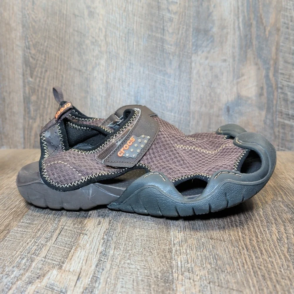 Crocs Swiftwater Mesh Fisherman Sandals Brown Black Mens Sz 8 Water Shoes Hiking